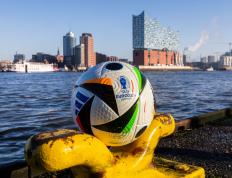 开云体育APP下载-领袖争霸！足球盛事决战展现高能对决