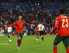 开云下载-欧国联球队备战关键比赛全力以赴