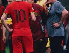 开云平台-足球赛事引发热议，球员表现备受关注