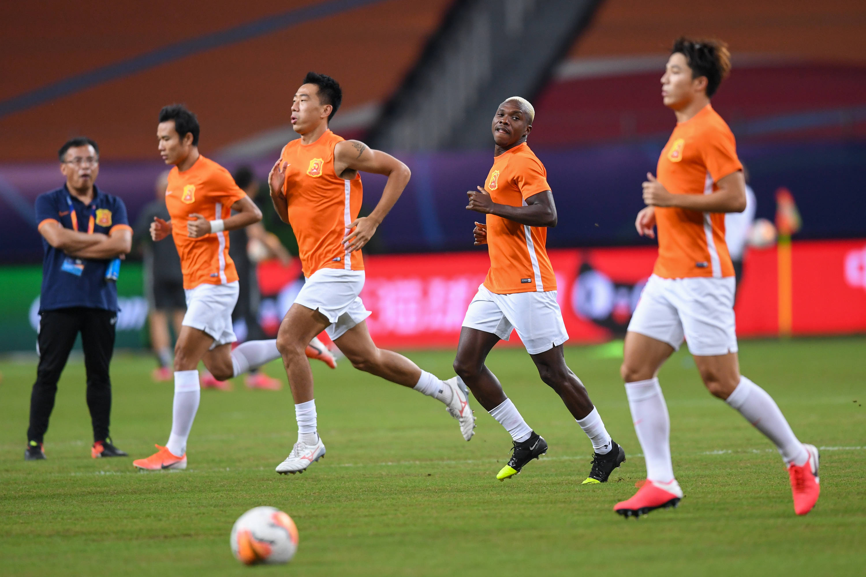 开云体育下载-中超比赛球队举办慈善足球慈善比赛筹款的简单介绍