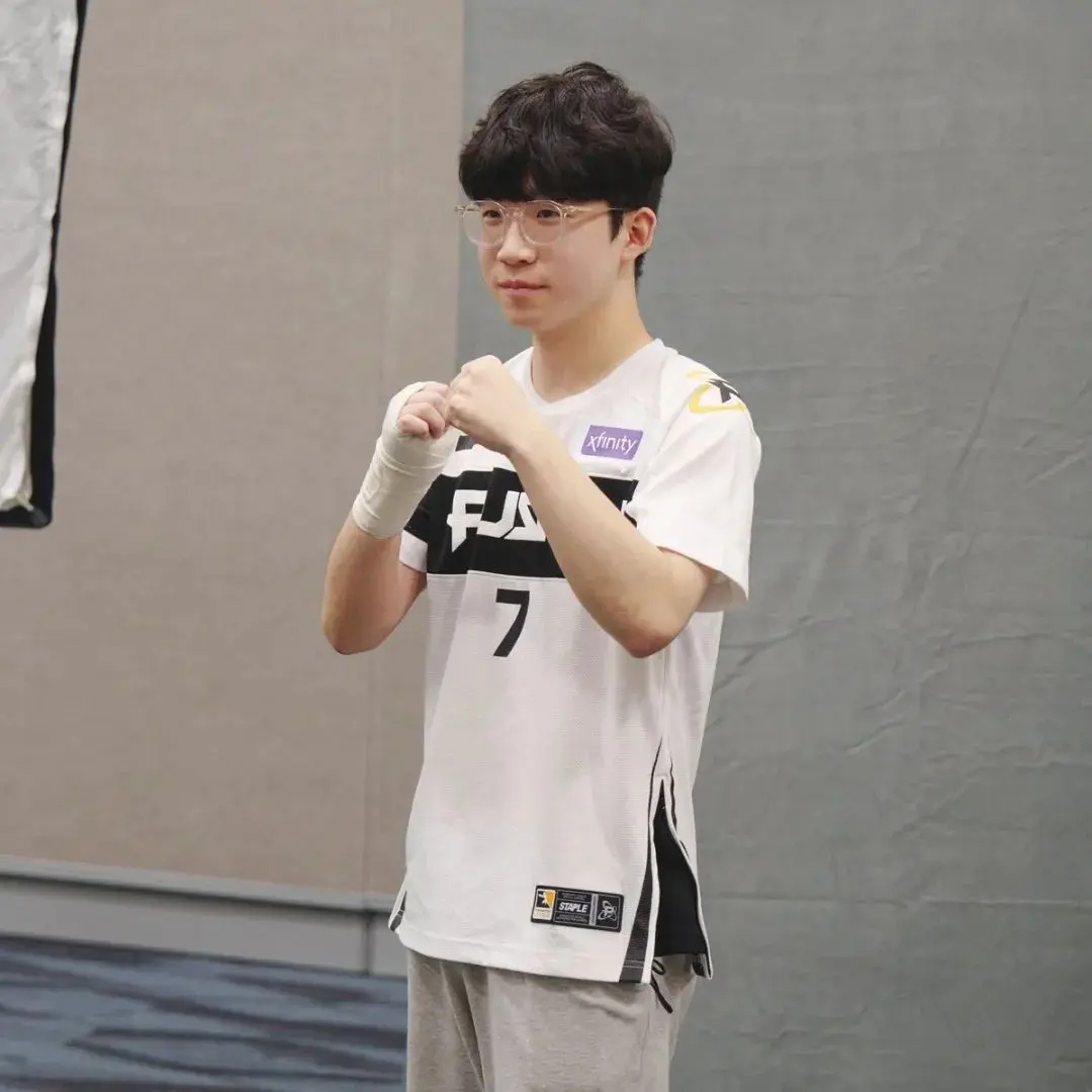 开云官网-PSG横扫TSM,Lehends极限生还后反打激烈交锋小组赛,点燃全场激情的简单介绍