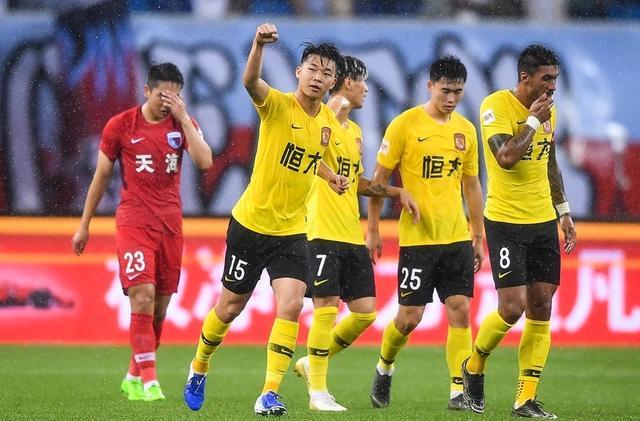 开云体育下载-恒大豪取五连胜，积分榜稳居前列