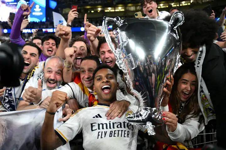 开云体育下载-球迷谈论热议,球员转会传闻不断