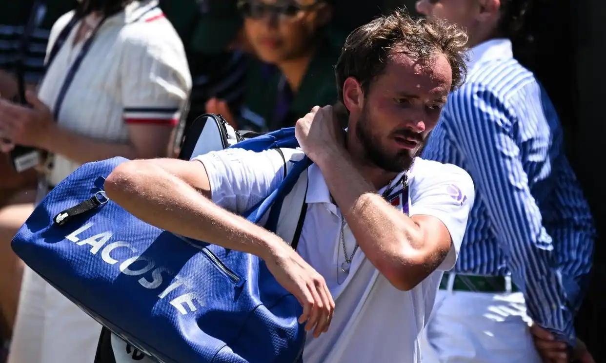 开云平台-温网鏖战ATP总决赛，梅德韦杰夫点燃赛场的简单介绍