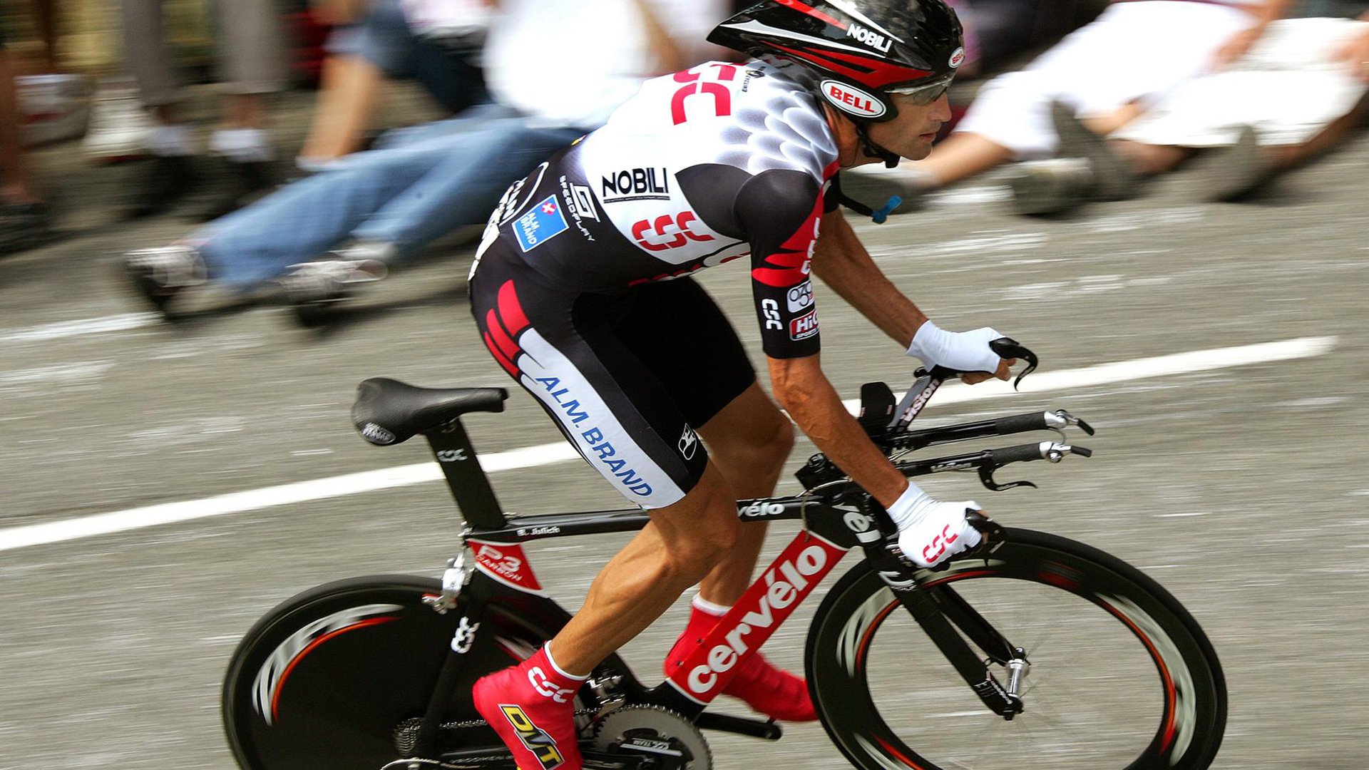 开云APP-当布伦森闯入诺坎普,一场篮球幽灵解构的国家德比