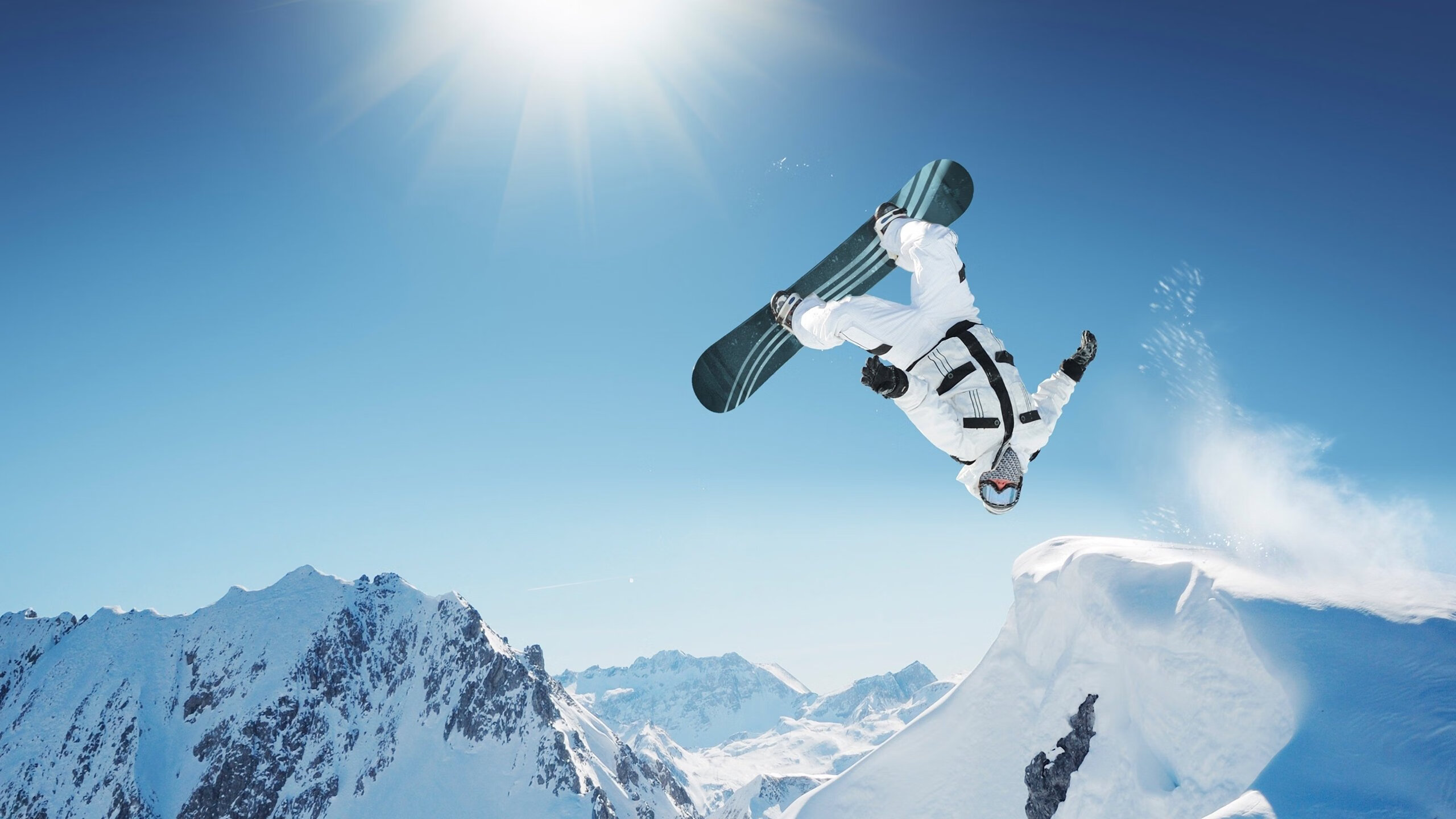 开云下载-四两拨千斤，当东方魔术师掀翻十一冠王，东契奇式篮球照亮星空