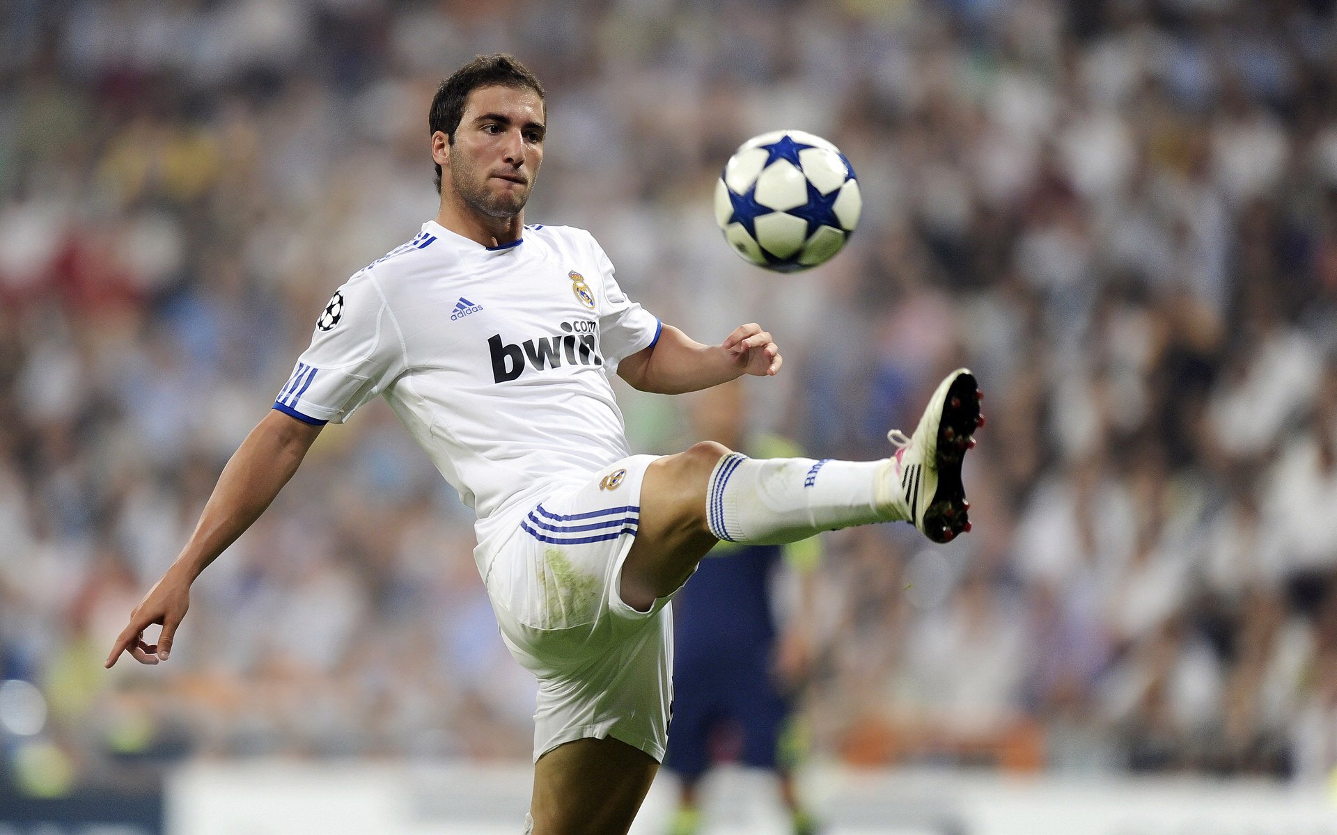 开云体育APP下载-风驰电掣的独角戏，利拉德扛起全队，快船轻取四川背后的一人兵法