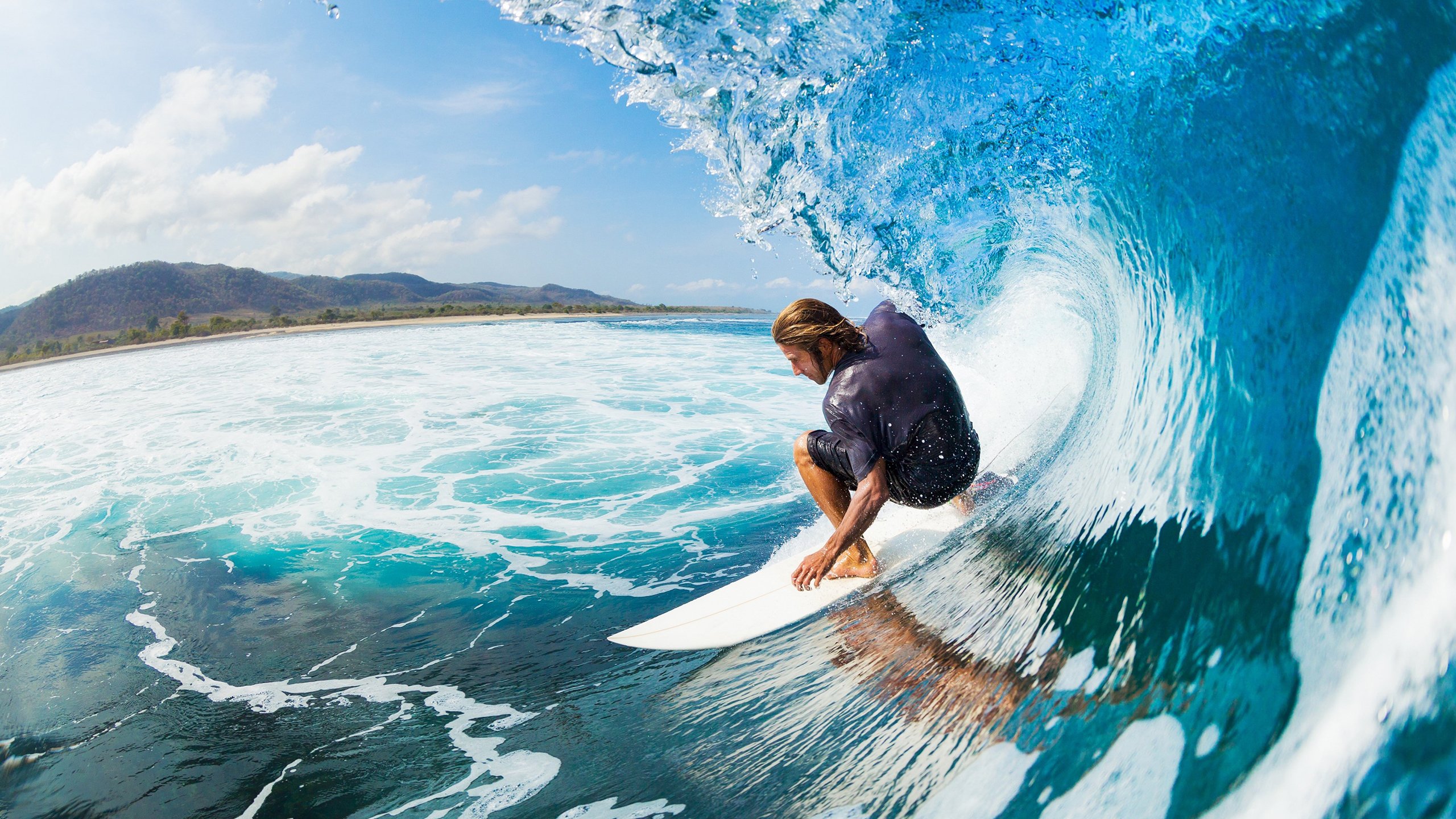 开云平台-球场如赛场，当绝杀的团队协奏遇见统治的个人史诗